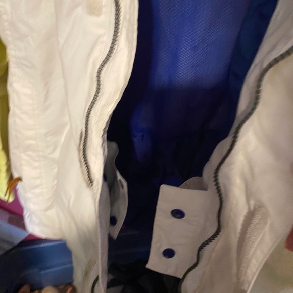 The North Face Rain Jacket. Size M - Picture 6 of 9